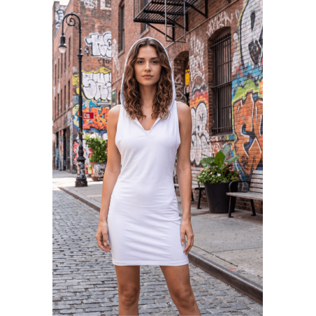 Robe blanche sensuelle avec capuche et bandeau poitrine - Adriana